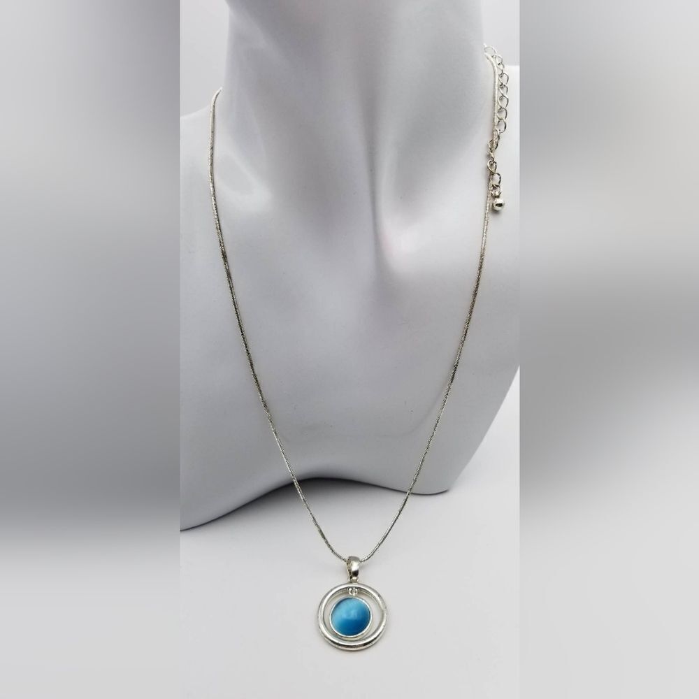 3/$20 Crisp cerulean teardrop necklace‎